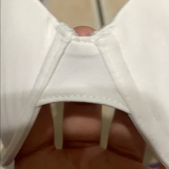 2 Pairs Of Bras Size 34A - Picture 8 of 10